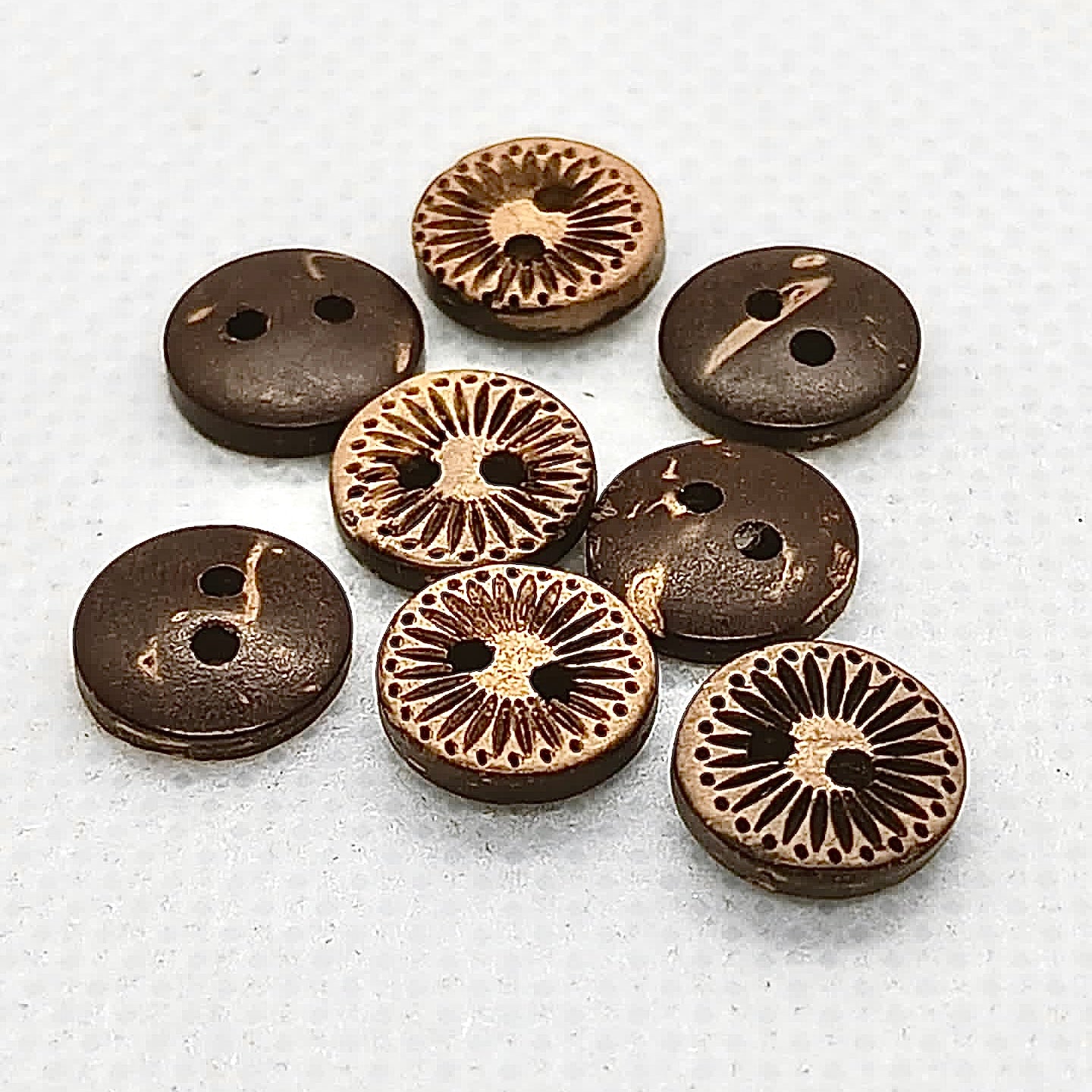 Daisy Carved Coconut Buttons