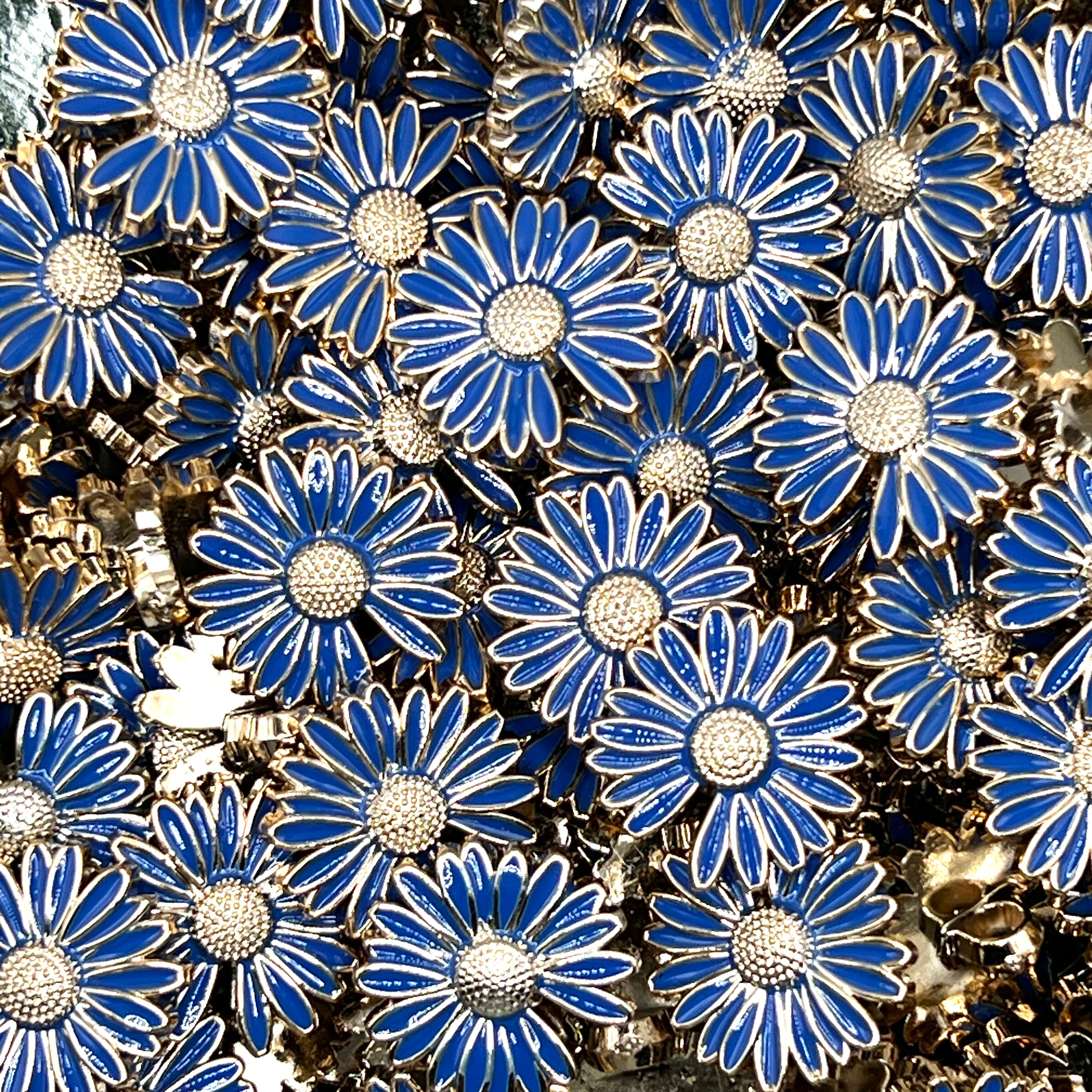 Daisy Plastic Buttons