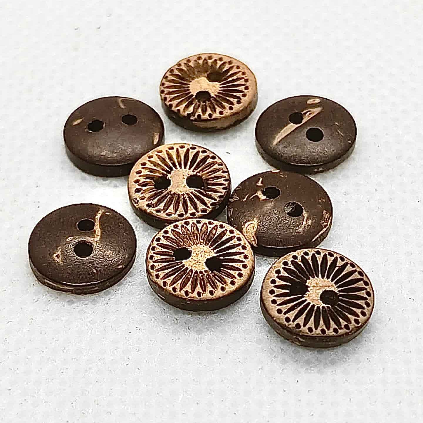 Daisy Carved Coconut Buttons