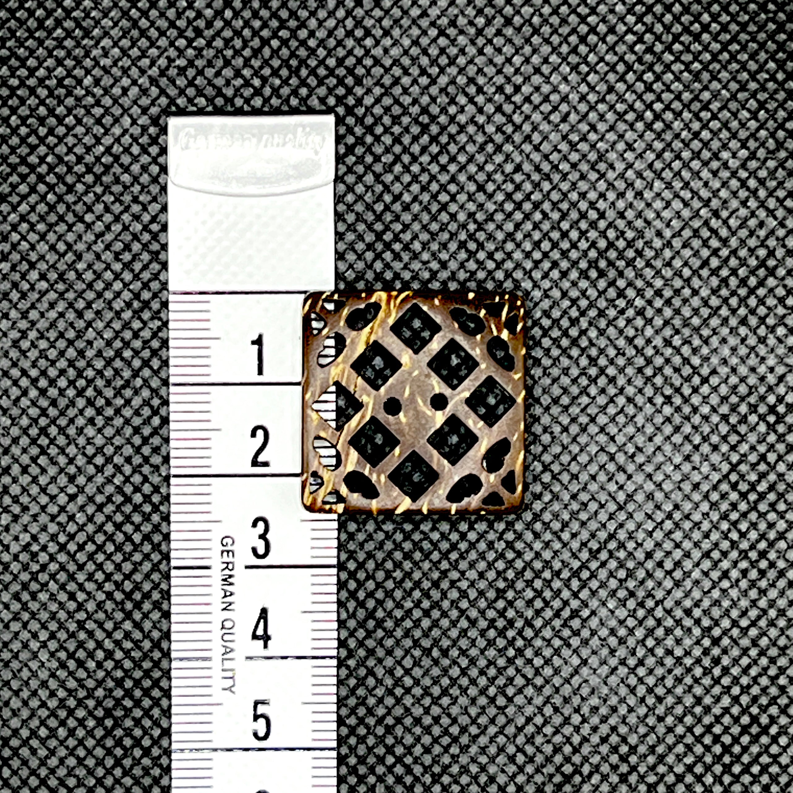 Lattice Square Button