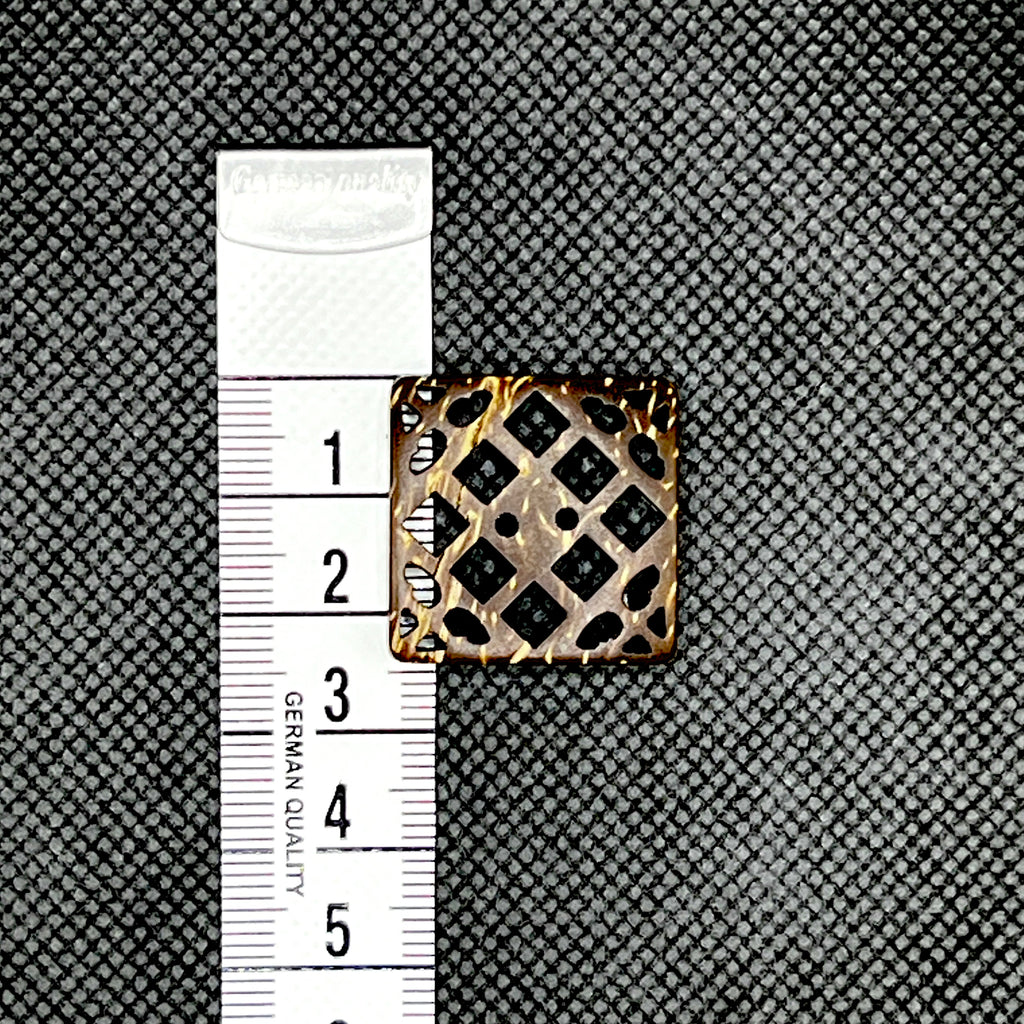 Lattice Square Button
