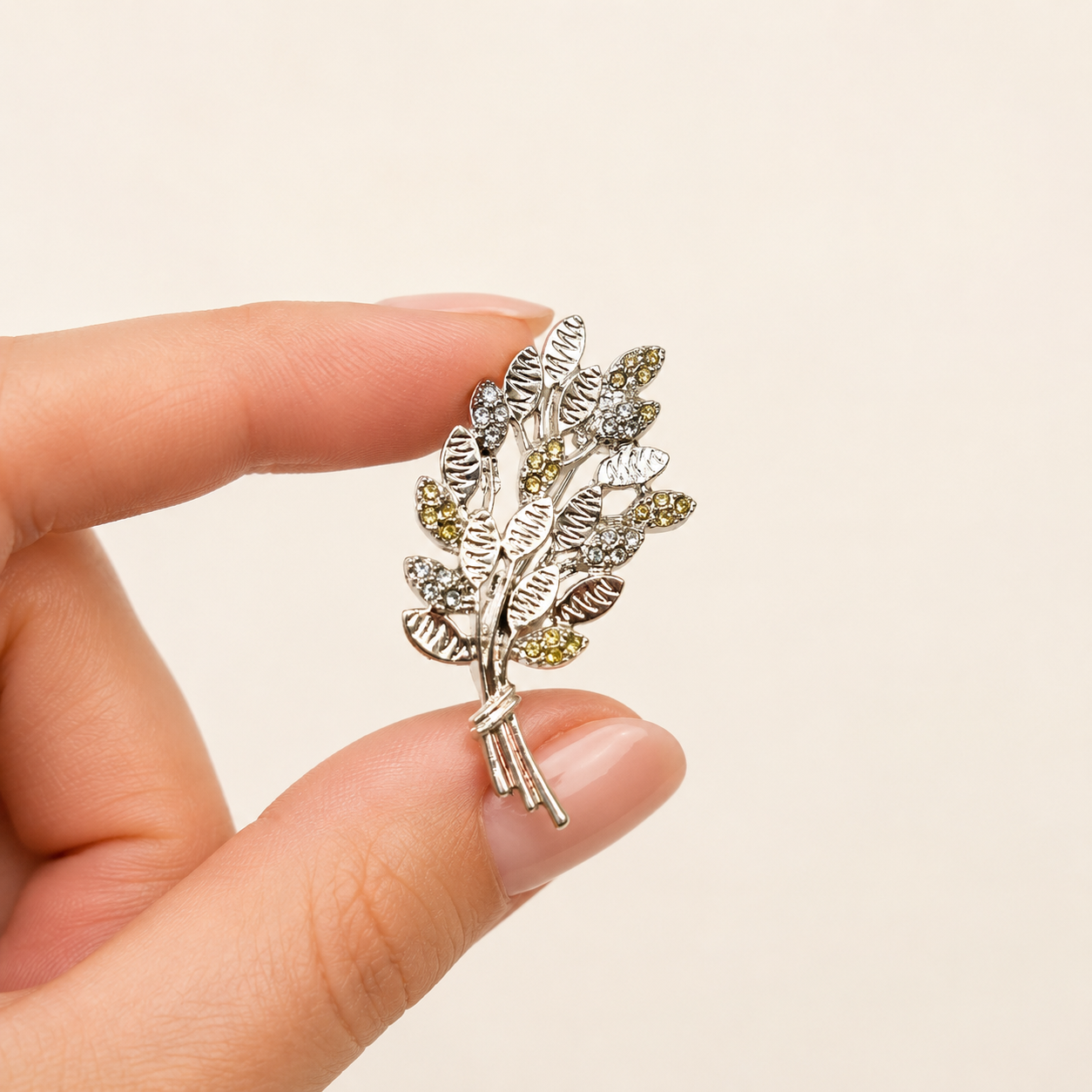 Festive Leaf Pin Gold (Hijaab Pin)