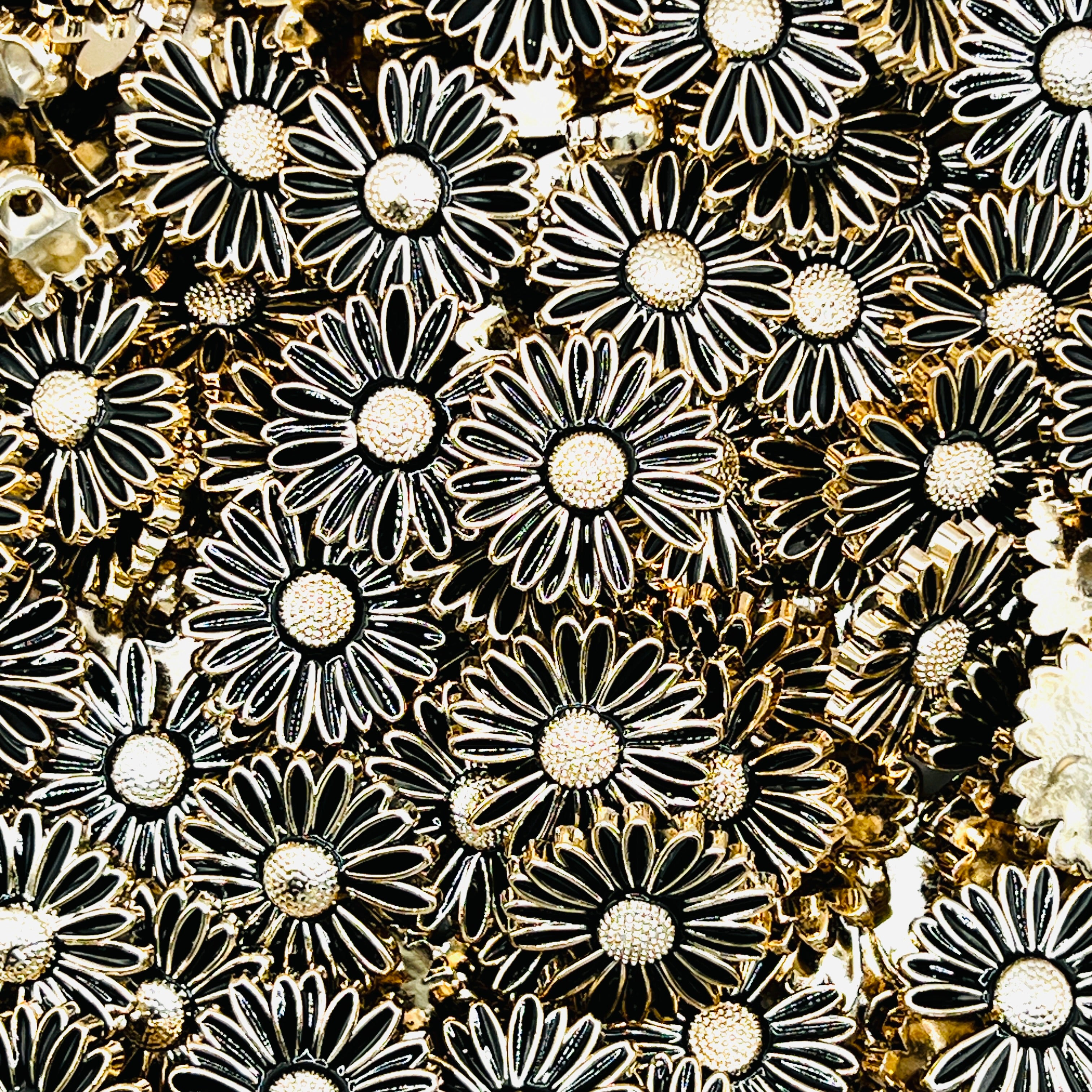 Daisy Plastic Buttons