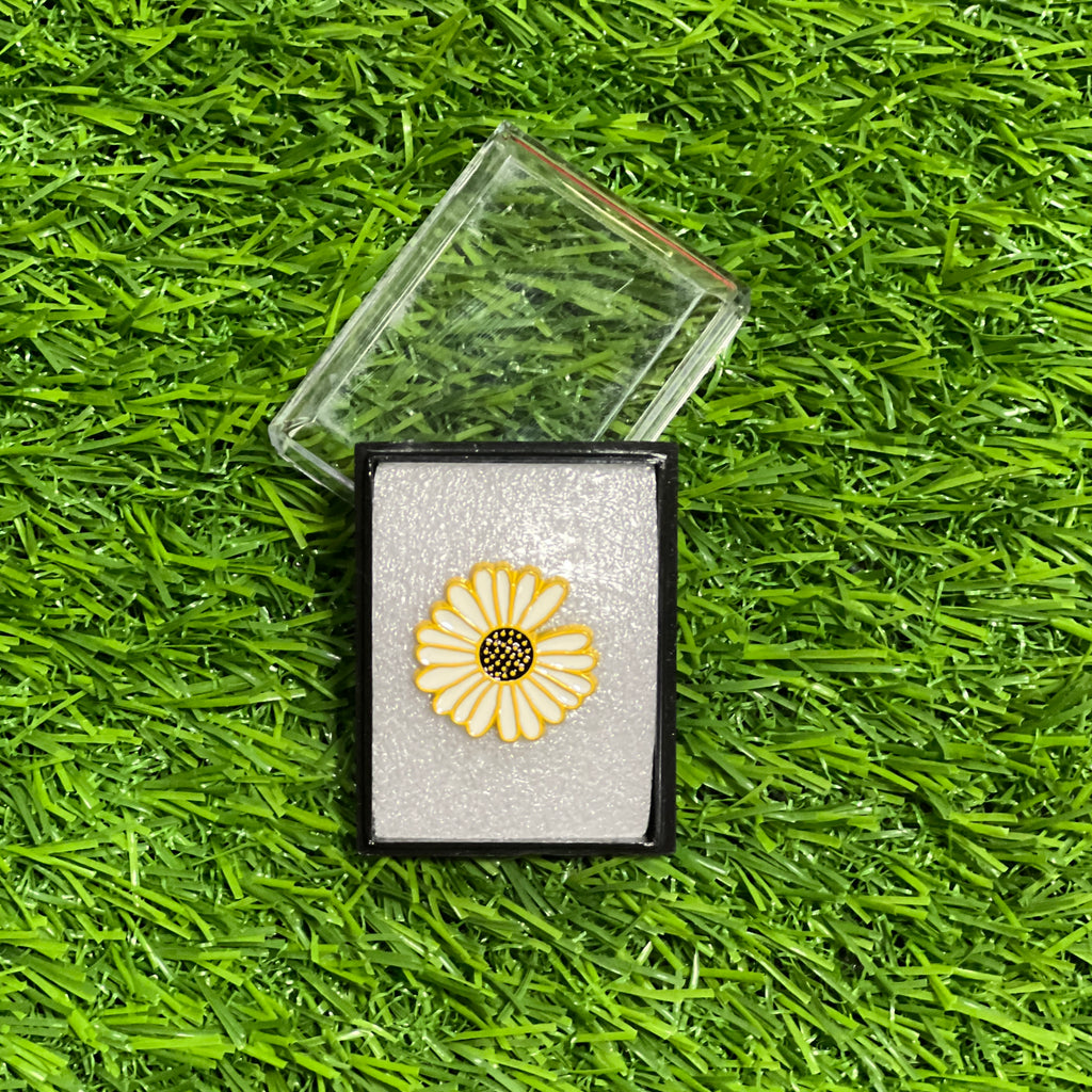 Sunny Daisy Charm Pin
