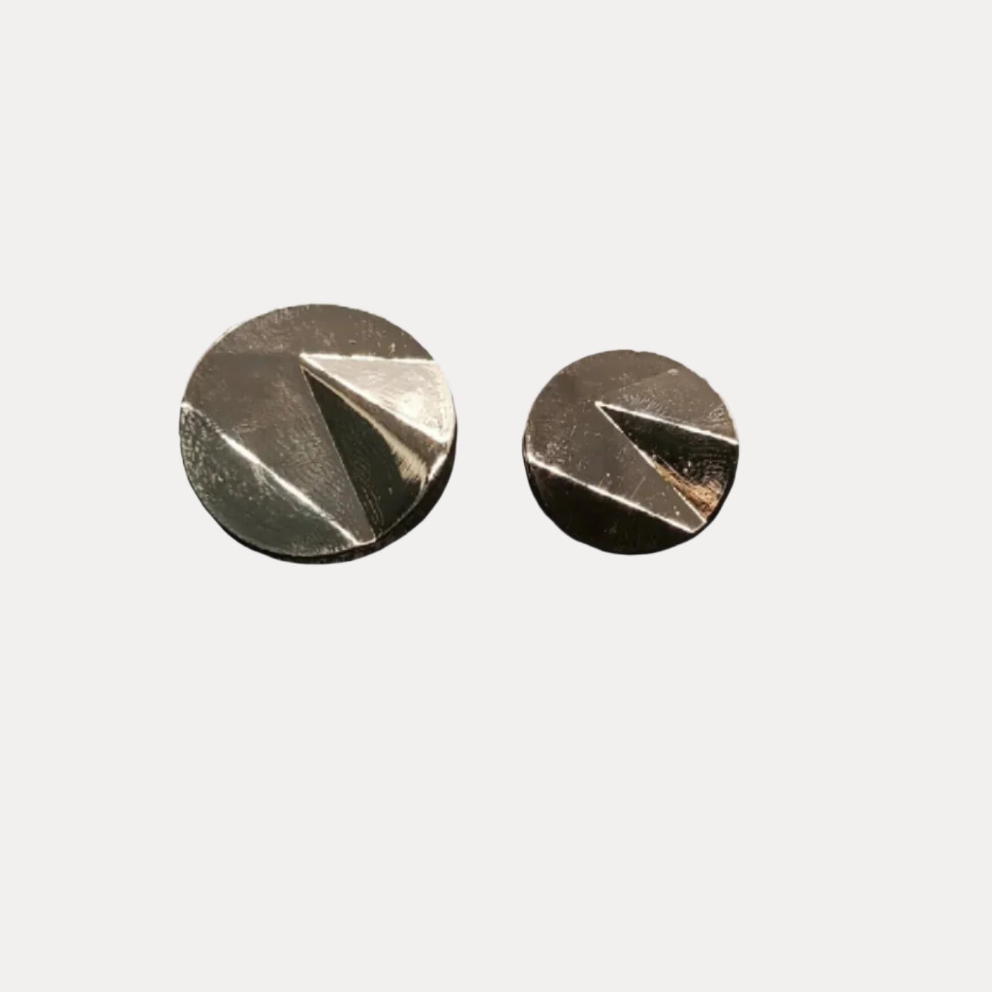 Facet Cut Buttons