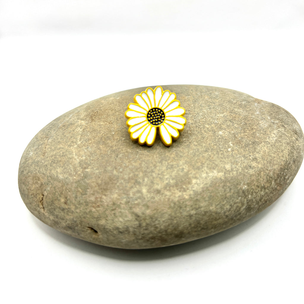 Sunny Daisy Charm Pin