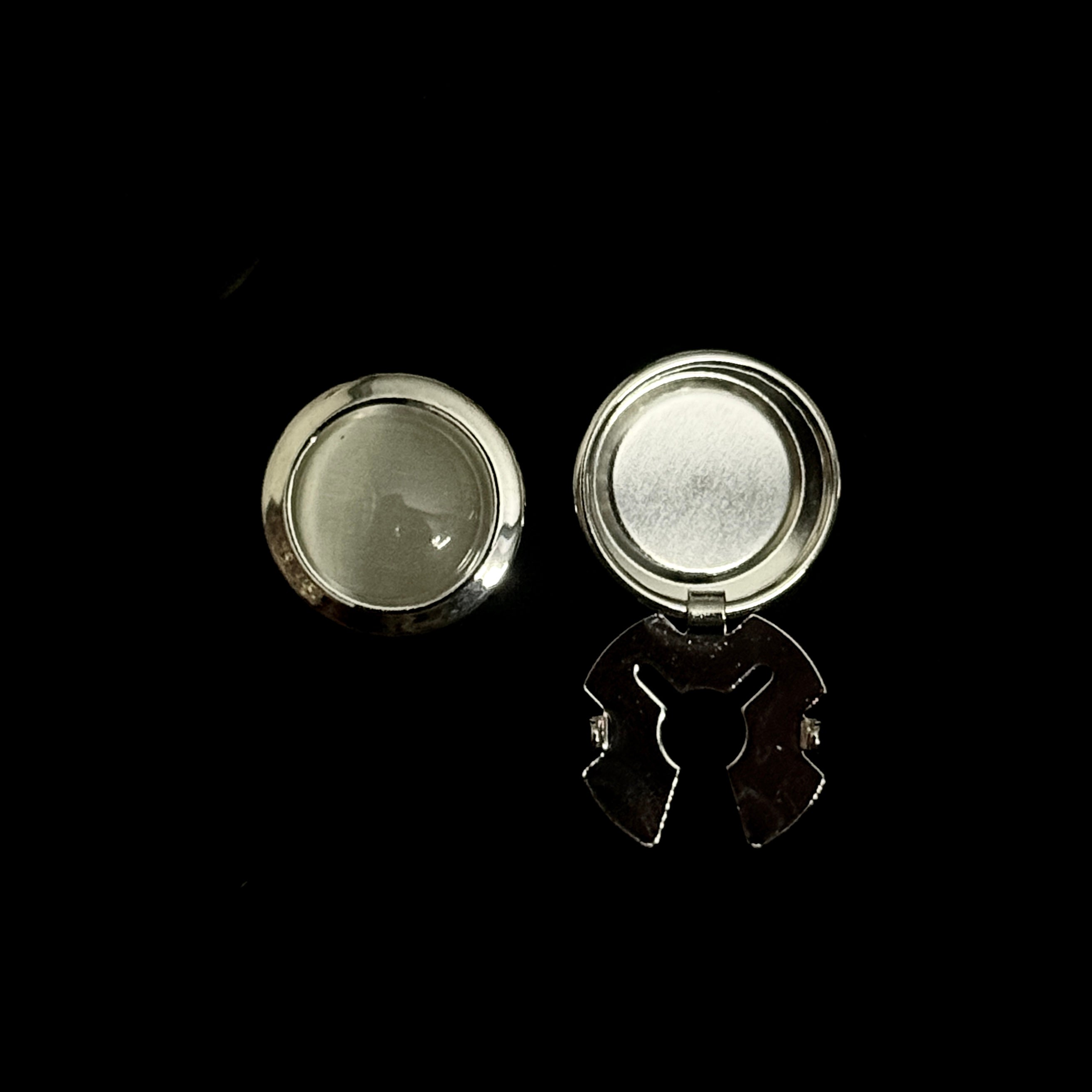 The Pearl Top Button Cover