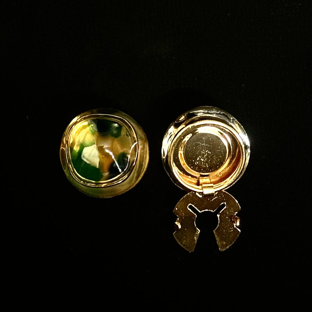 The Cat-eye Button Cover