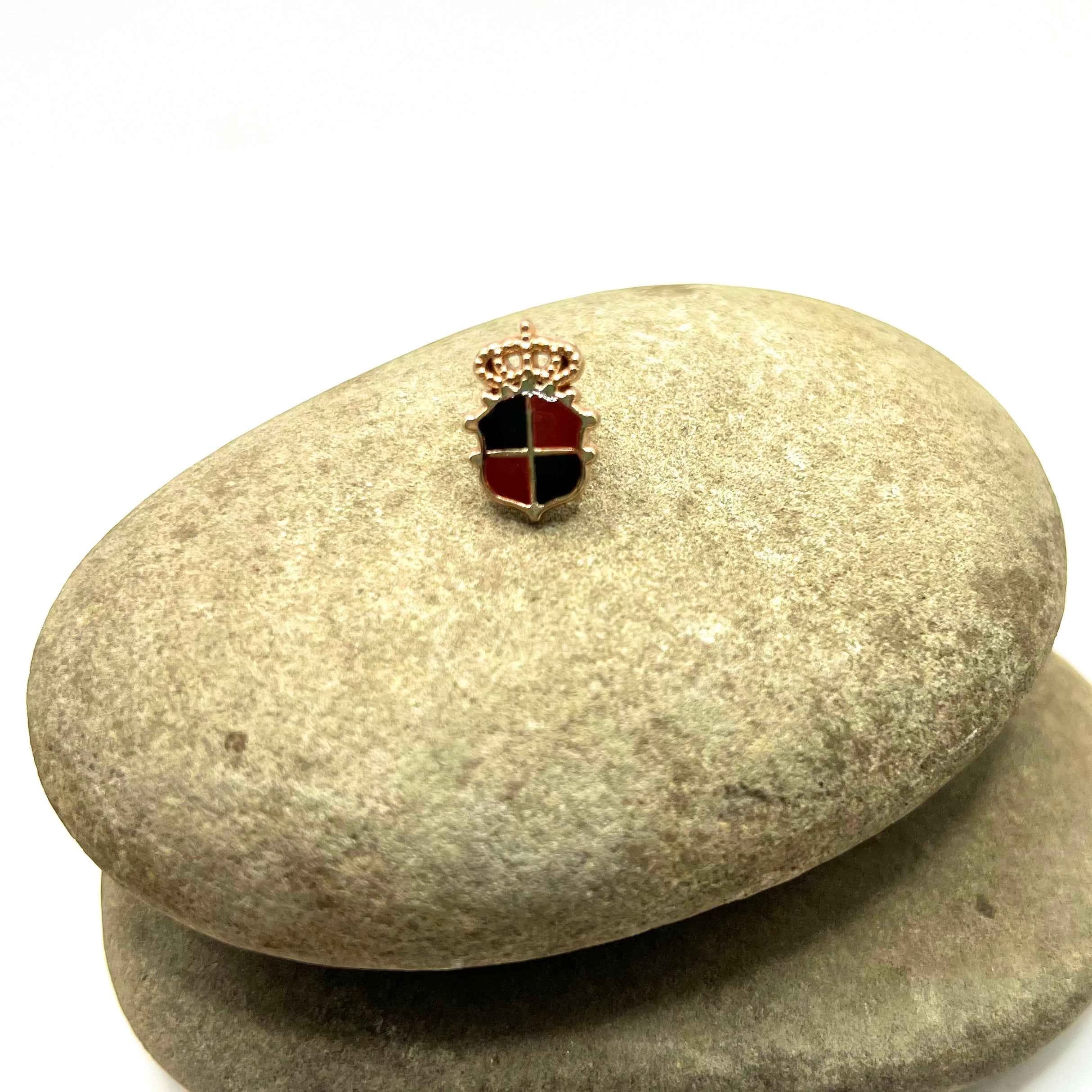 Classic Royal Seal Pin