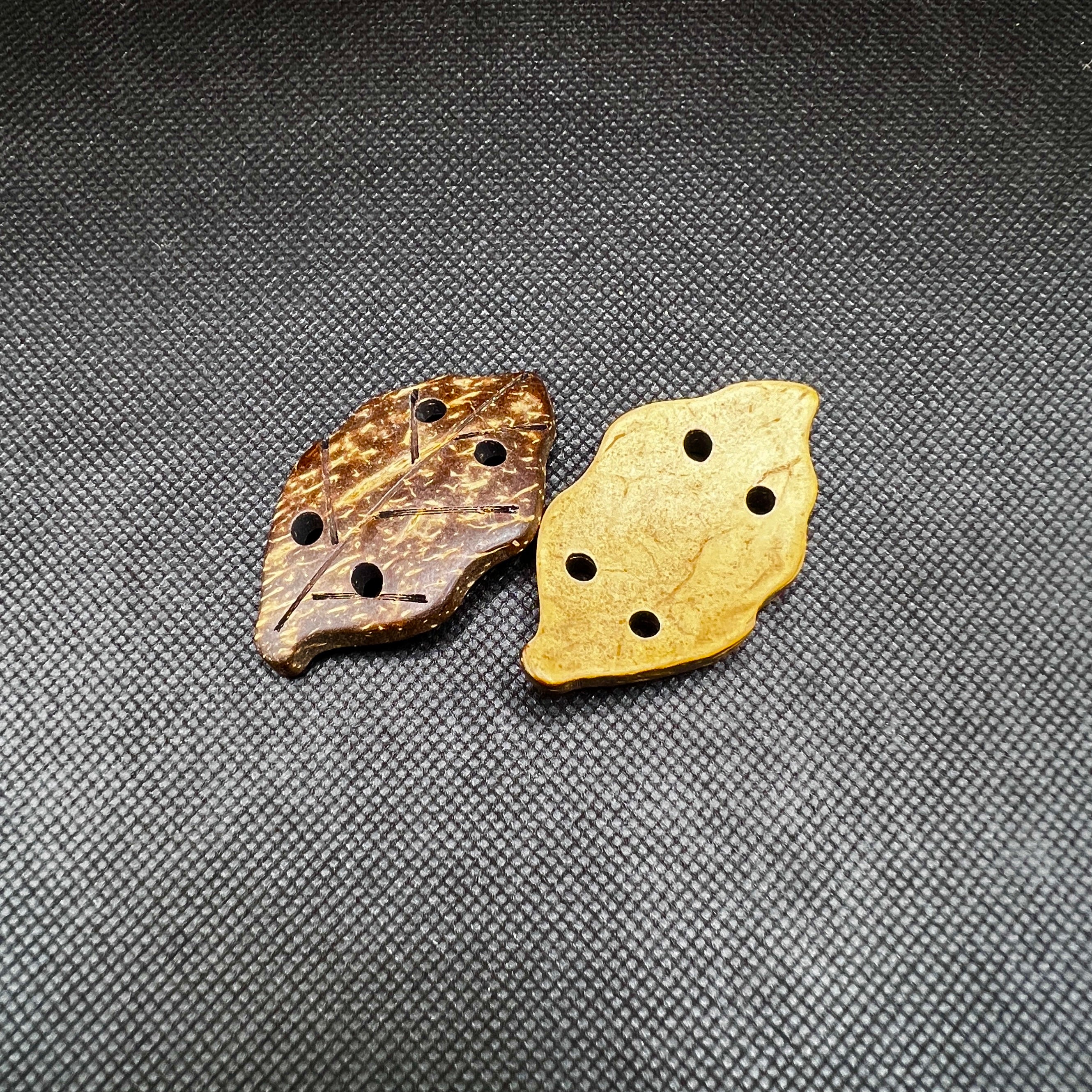 Rustic Leaf Button